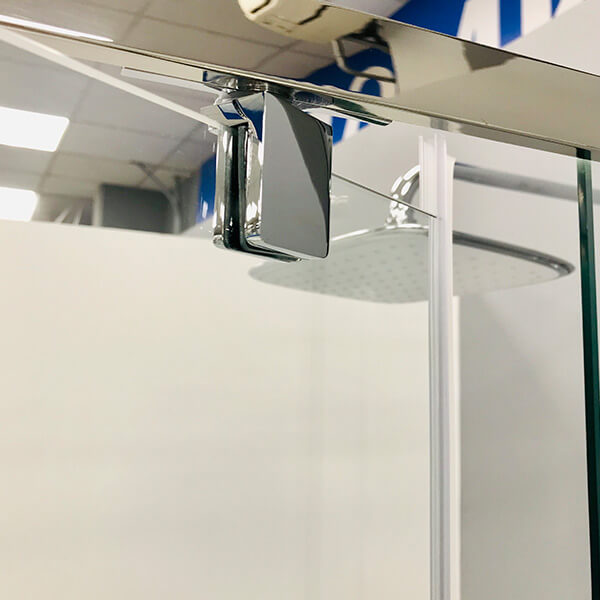 Душевой уголок AVS Фаворит 120x100 профиль хром, стекло прозрачное Душевой уголок AVS Фаворит 120x100 профиль хром, стекло прозрачное