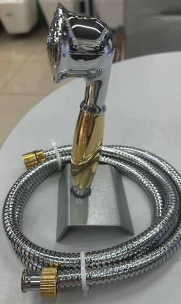 Ручной душ, латунь,хром/золото+Шланг душевой,антиторсионный, 150 см.,1/2"х1/2" хром/золото RICAMBI MIGLIORE Ручной душ, латунь,хром/золото+Шланг душевой,антиторсионный, 150 см.,1/2"х1/2" хром/золото RICAMBI MIGLIORE