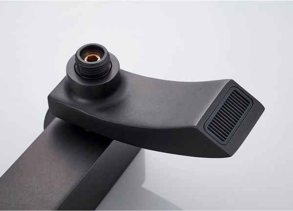 Смеситель для ванны с душем Accoona A63124AT графит матовый Смеситель для ванны с душем Accoona A63124AT графит матовый