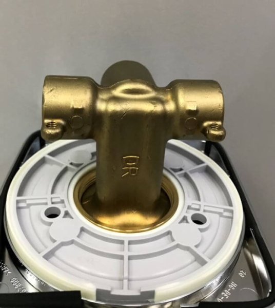 Скрытая часть смесителя для душа Hansgrohe 13620180 Скрытая часть смесителя для душа Hansgrohe 13620180