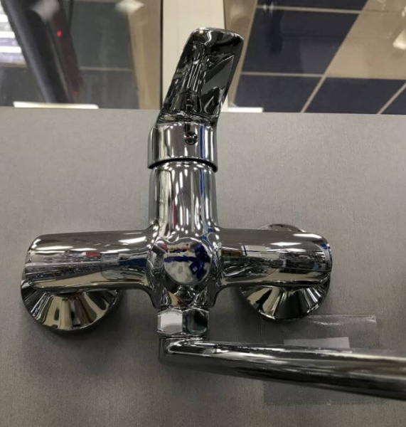 Смеситель универсальный Accoona H18 A7118 хром Смеситель универсальный Accoona H18 A7118 хром